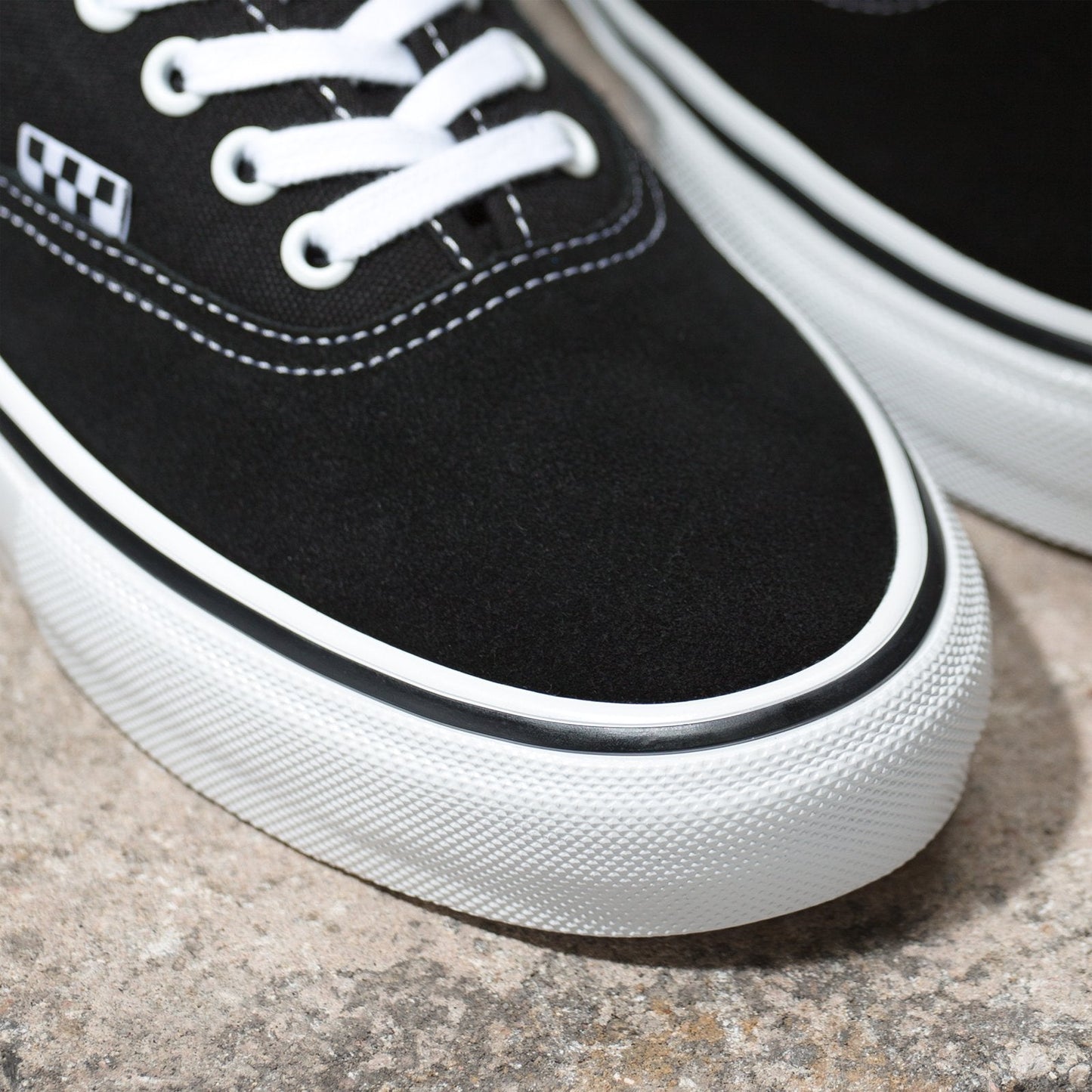 VANS Skate Authentic Black White ShoeVANS Skate Authentic Black White Shoe Toe 