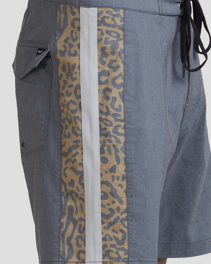 RVCA Men's Stray Trunk 17" Boardshort