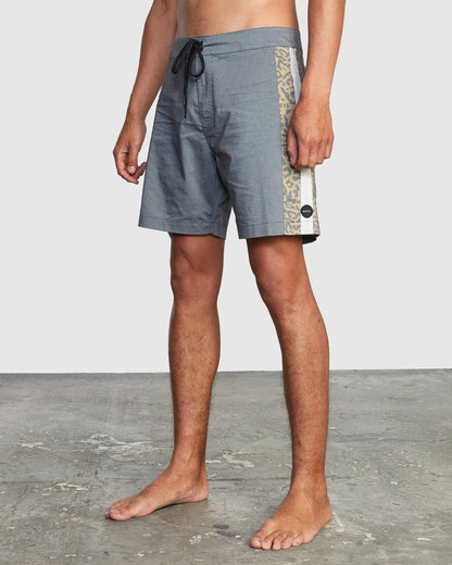 RVCA Men's Stray Trunk 17" Boardshort