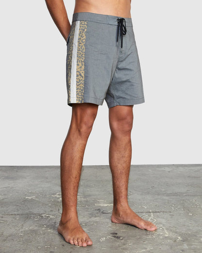 RVCA Men's Stray Trunk 17" Boardshort