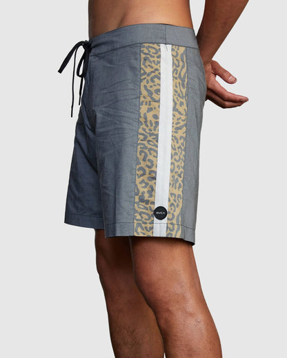 RVCA Men's Stray Trunk 17" Boardshort