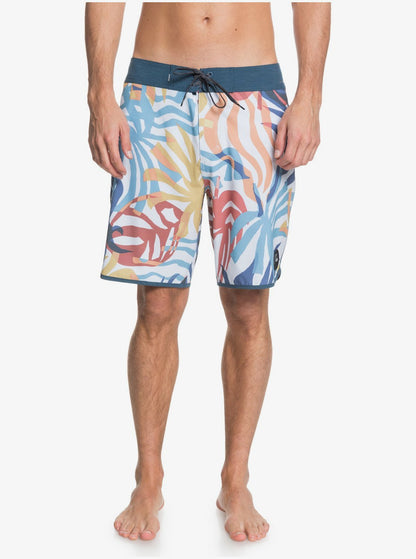 Quiksilver Men's Highline Vacancy Scallop 19inch Board Shorts for Guys Men Snow White Palm fronds