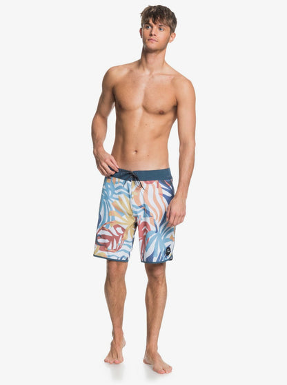 Quiksilver Men's Highline Vacancy Scallop 19inch Board Shorts for Guys Men Snow White Palm fronds